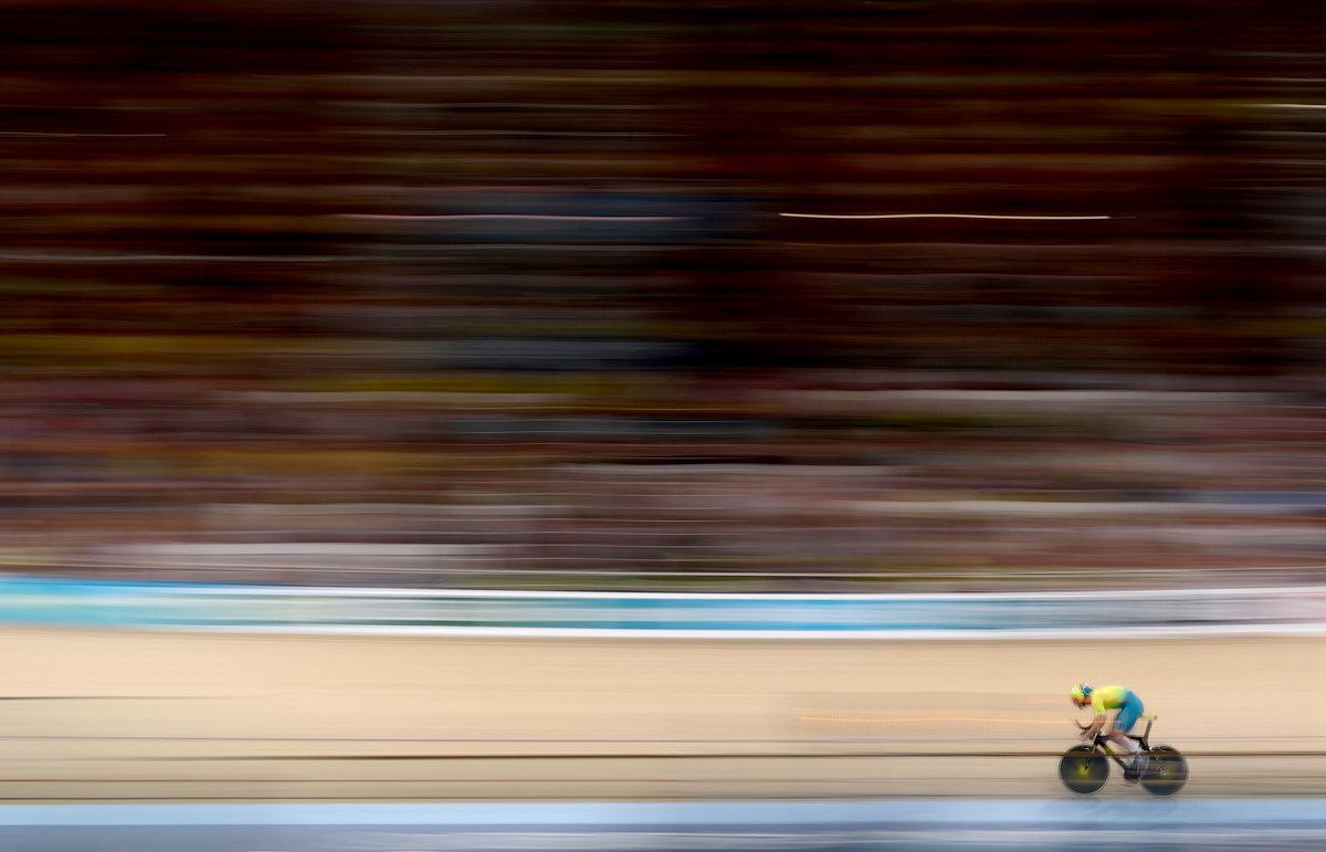 Matt Glaetzer (Australia) riding to the gold medal