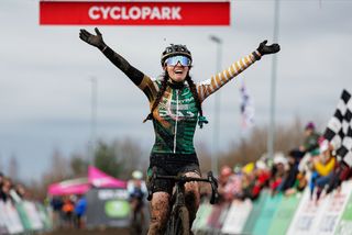 British Cyclocross National Championships: Xan Crees holds off Cat Ferguson to win elite women's title