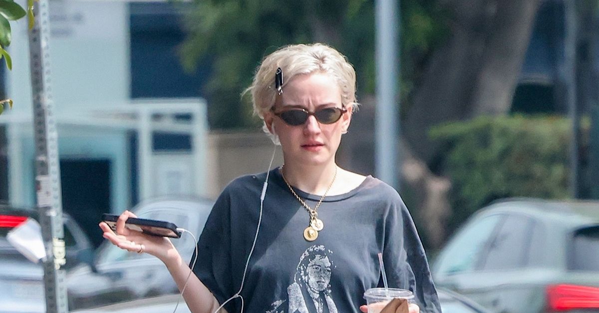 Julia Garner Just Wore the Viral Ballet-Sneaker Trend Julia Garner Just Wore the Viral Ballet-Sneaker Trend
