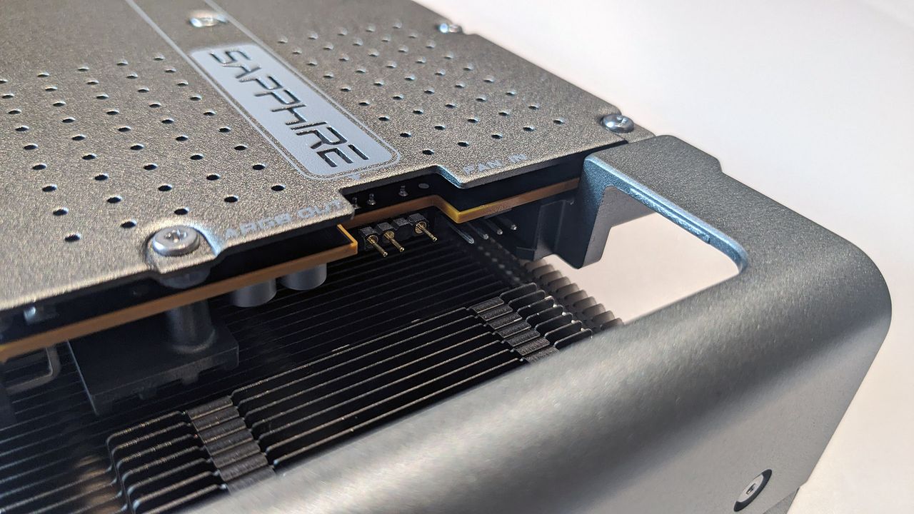 Sapphire Nitro+ Radeon RX 7900 XTX Vapor-X RGB and fan headers