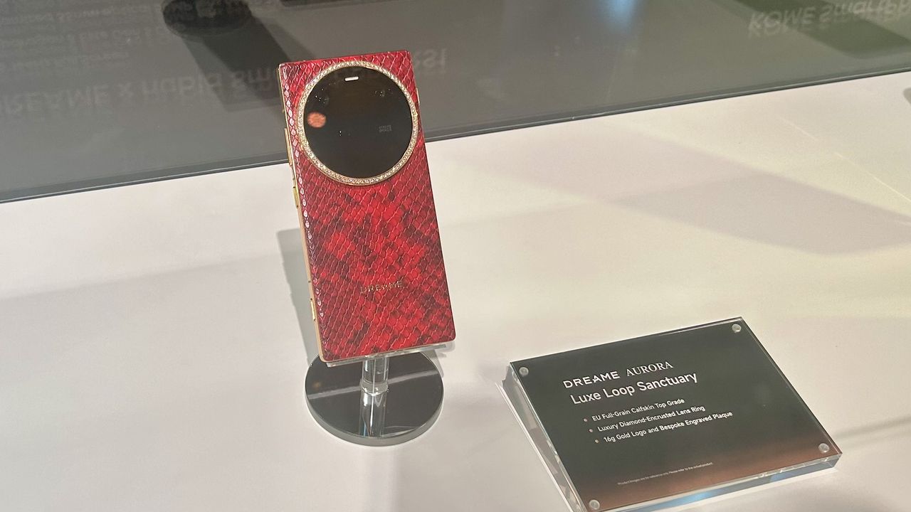 Dreame Aurora Luxe Loop phone