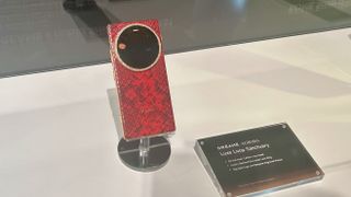 Dreame Aurora Luxe Loop phone