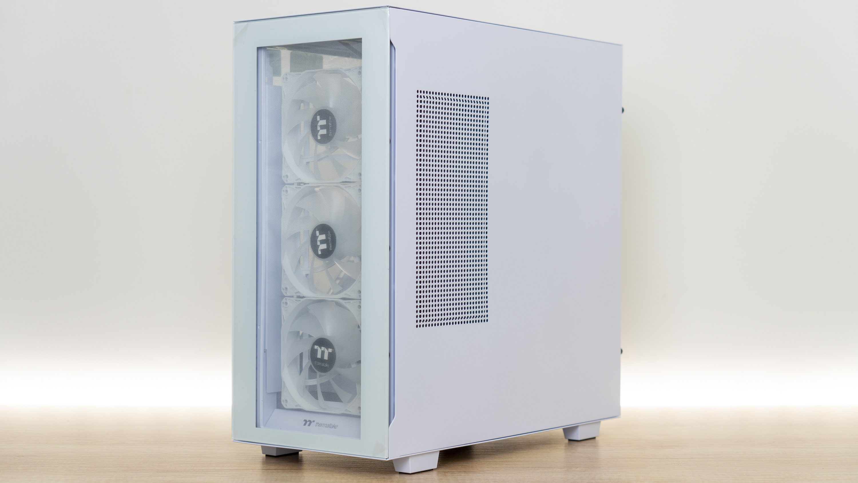 Thermaltake Divider 300TG ARGB Snow Edition