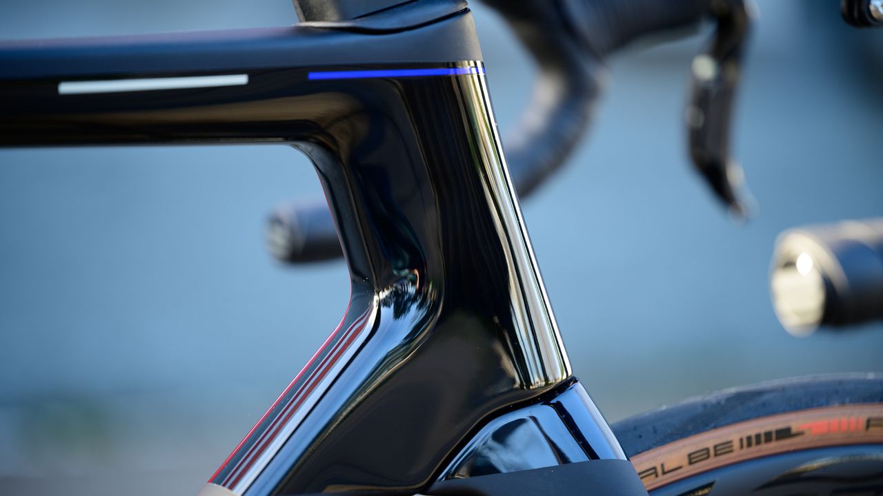 Look 795 Blade RS head tube side view
