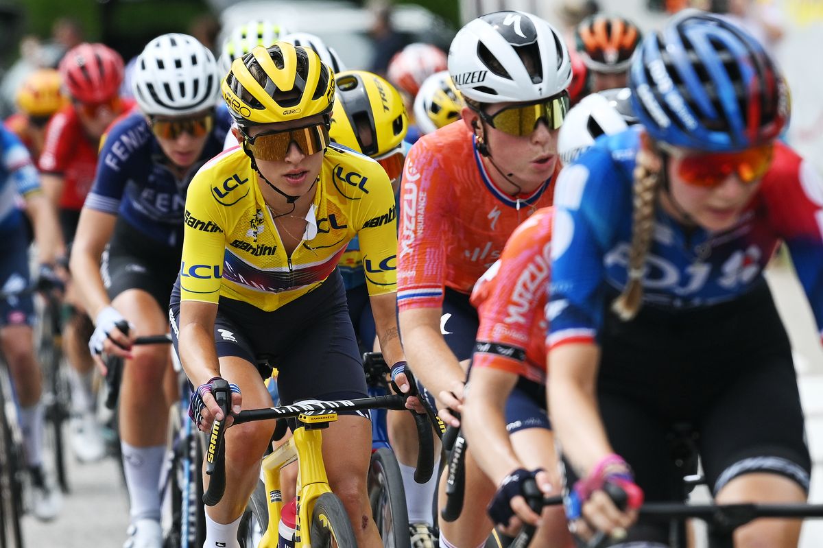 Kasia Niewiadoma following Demi Vollering at the Tour de France Femmes 2024 stage seven