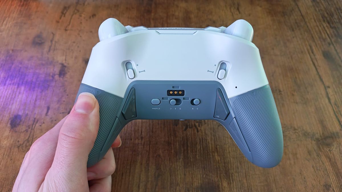 The back of the Nacon RXU 360 Edition