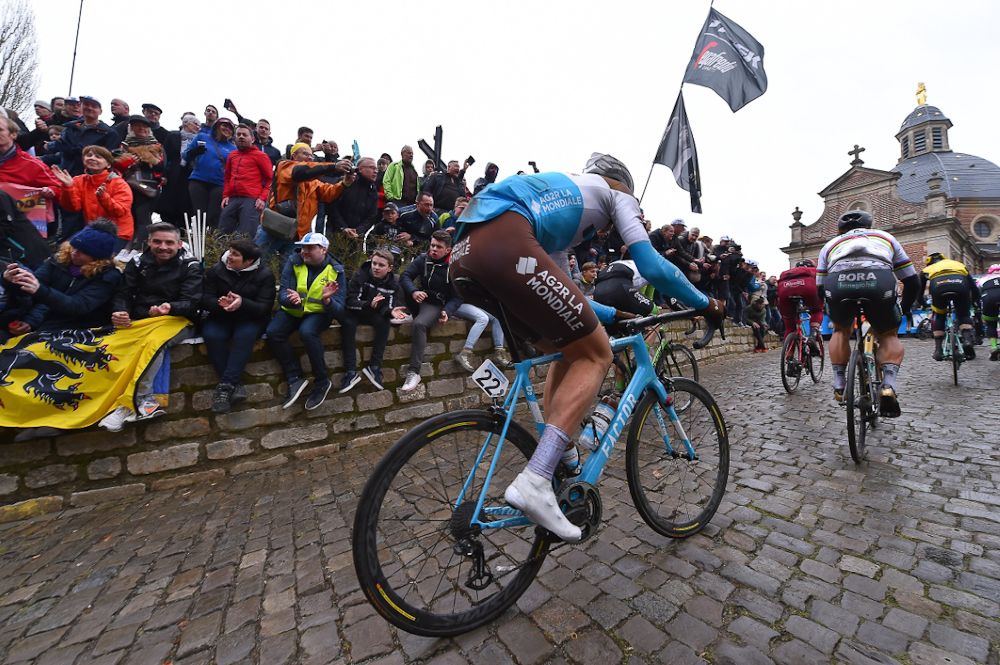 Stijn Vandenbergh (AG2R La Mondiale) slimbs the Wall of Geraardsbergen