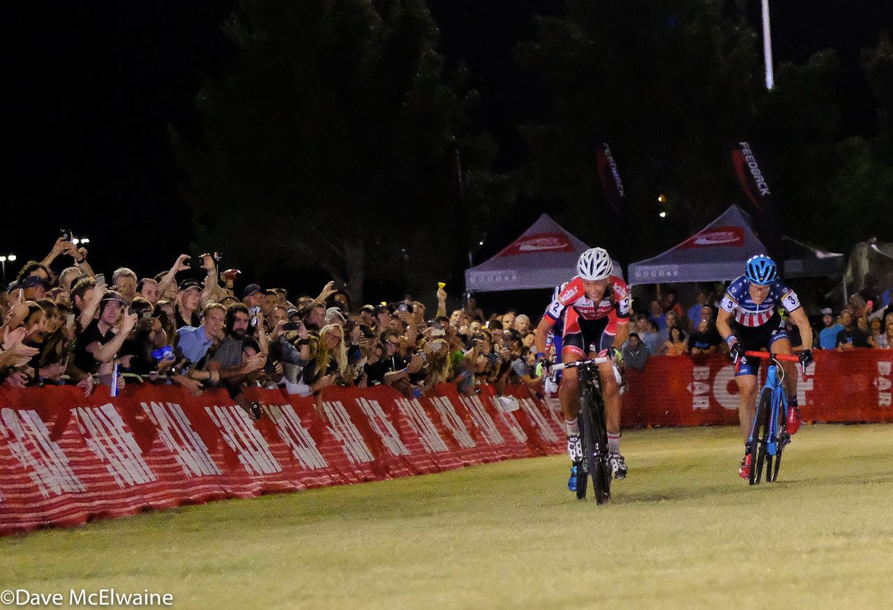 Sophie De Boer outkicks Compton and Nash to win the Cross Vegas World Cup.