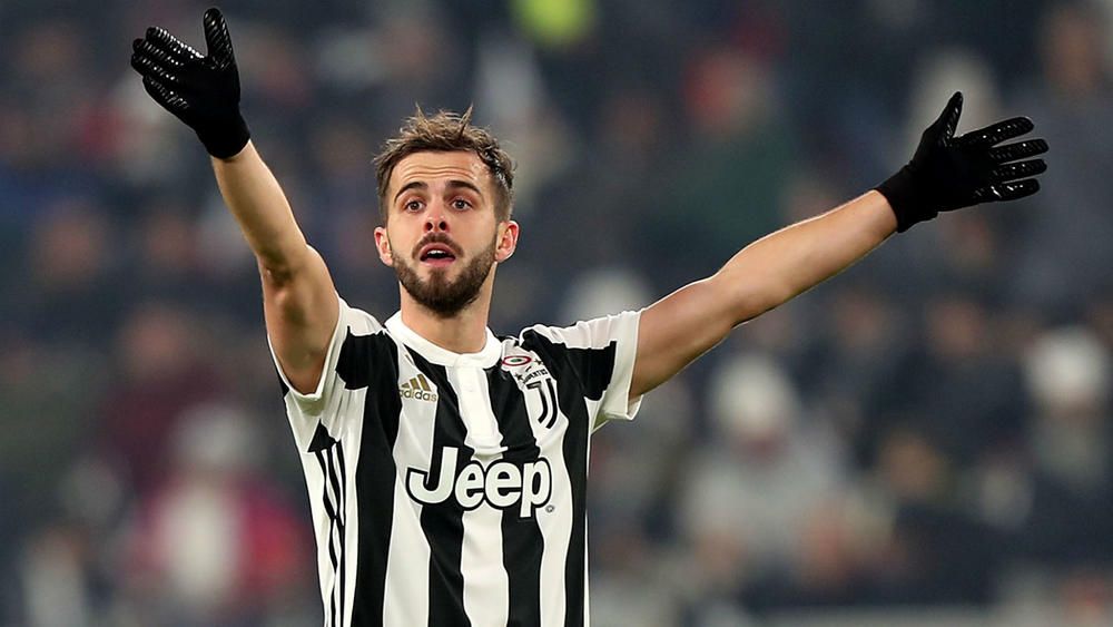 Juventus 'pianist' Pjanic turned down Spurs and Arsenal | FourFourTwo