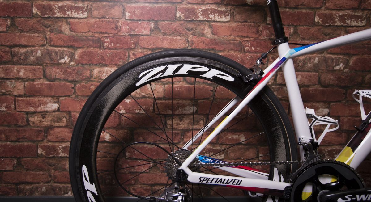 Zipp 404 Firestrike wheels help propel Lizzie Armitstead to victory