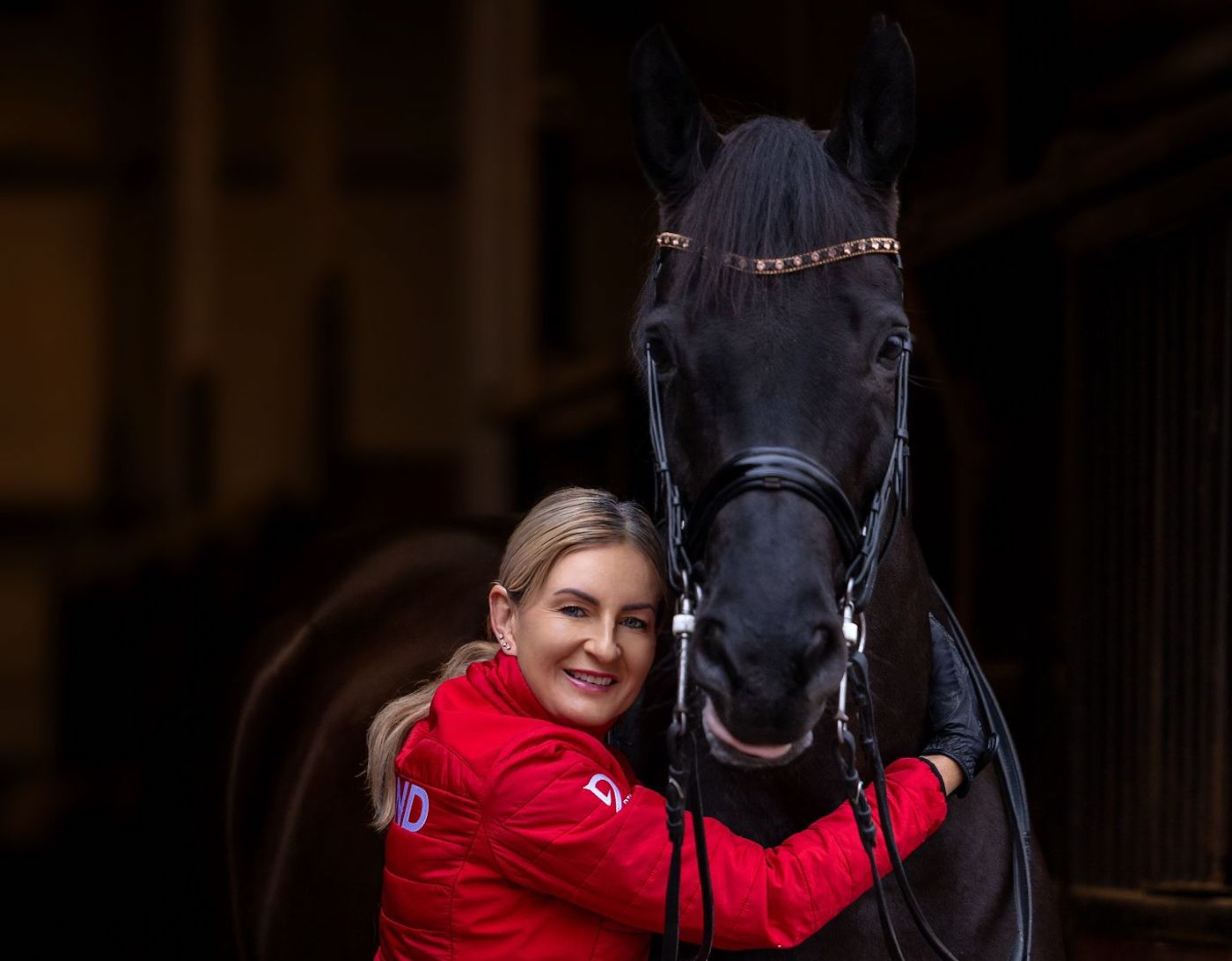 A hug for Maxima Bella from Sandra Sysojeva