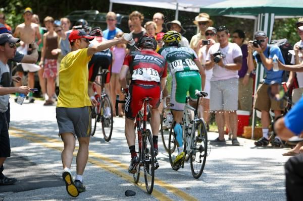 Plenty of help for the riders to cool off on the climb.