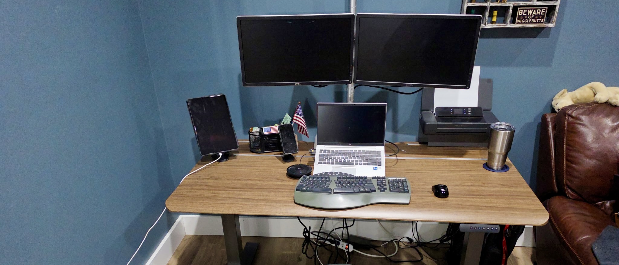 Vari | Electric Standing Desk with TechTrack