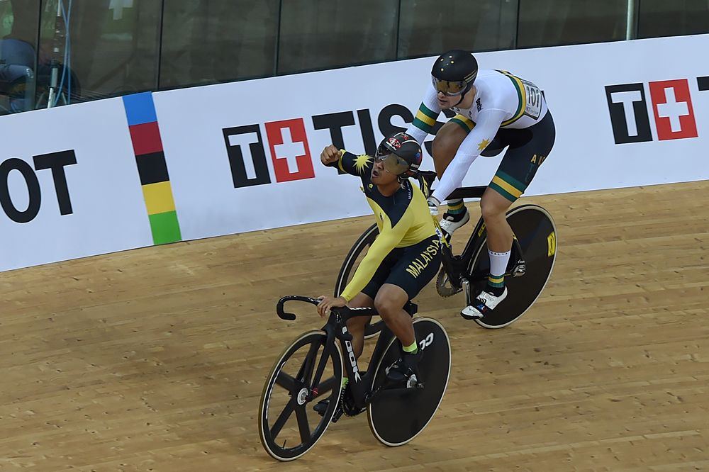 Mohd Azizulhasni Awang (Malaysia) wins the men's keirin final