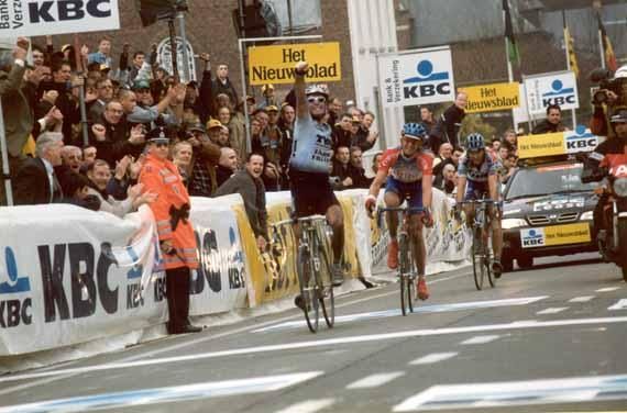 1999 was an all Belgian affair. Peter Van Petegem beats Frank Vandenbroucke and Johan Museeuw in the sprint.