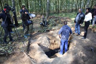 The excavations of graves at the former concentration camp at Lety were witnessed by relatives of Romani victims.