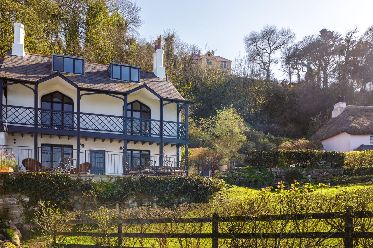 Cary Arms &amp; Spa cottage