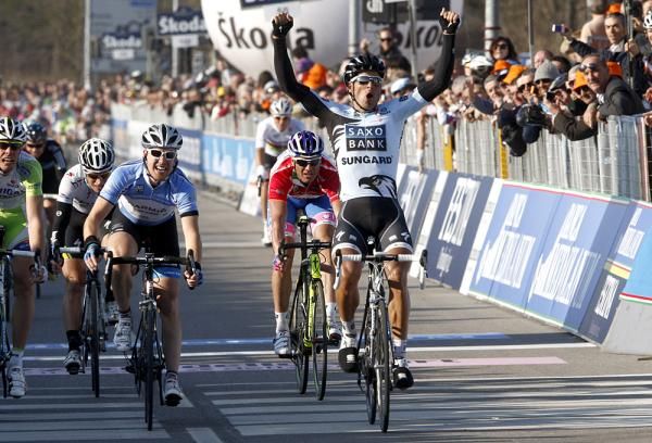 While JJ Haedo won the stage, Tyler Farrar took second and gets to keep his azzurri jersey.