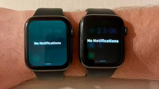 Photo showing Apple Watch with green tint to display allegedly a result of the watchOS 9.5 update