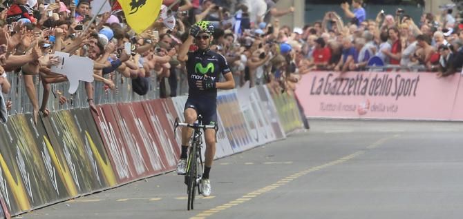 Giovanni Visconti (Movistar) solos to victory in stage 17