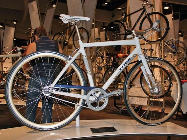 Prefer a flat bar instead? Look to the 3rd District, which is essentially the same machine as the 2nd District but with a more upright position.
