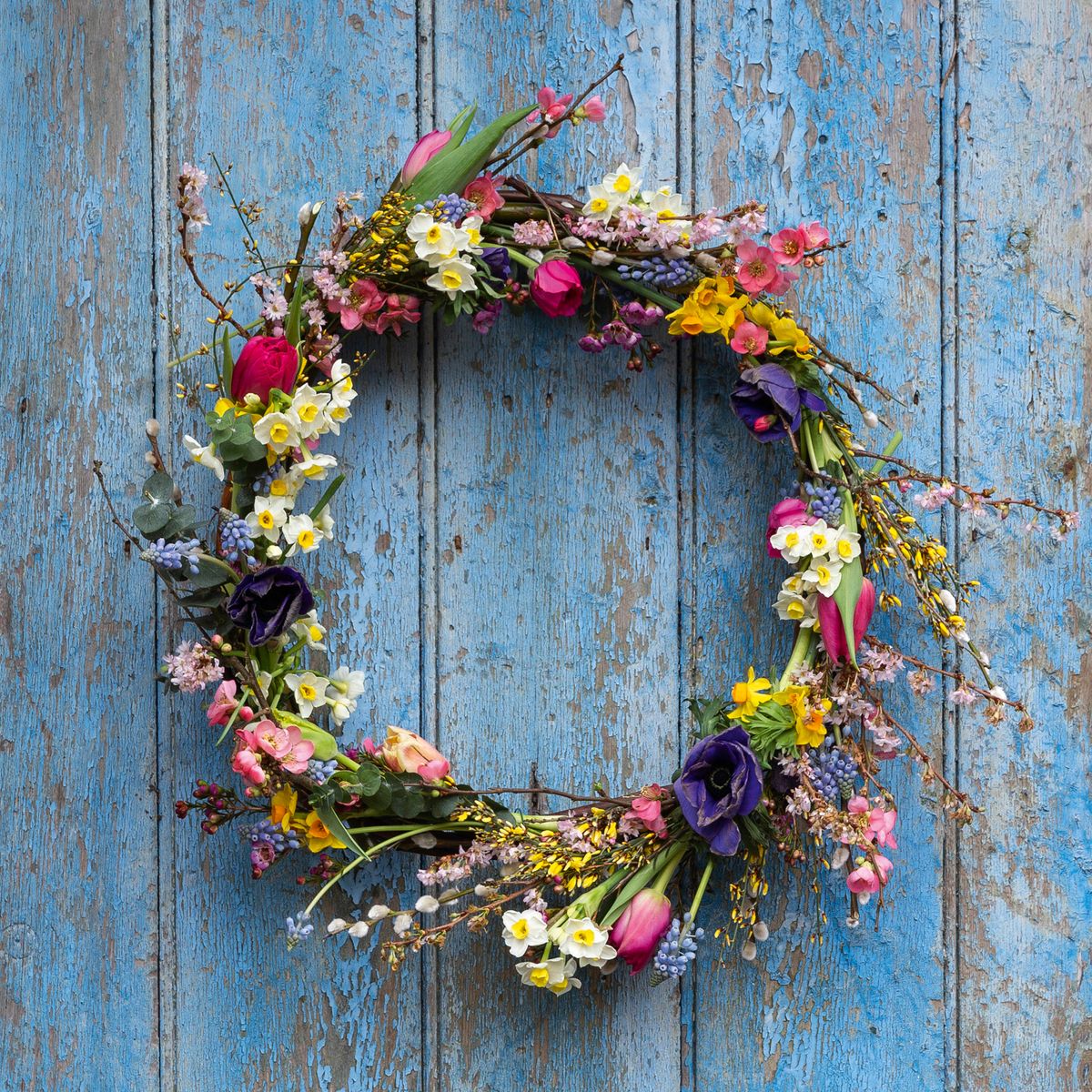 Celebrate Spring and Make a Heart Wreath - A Crafty Mix