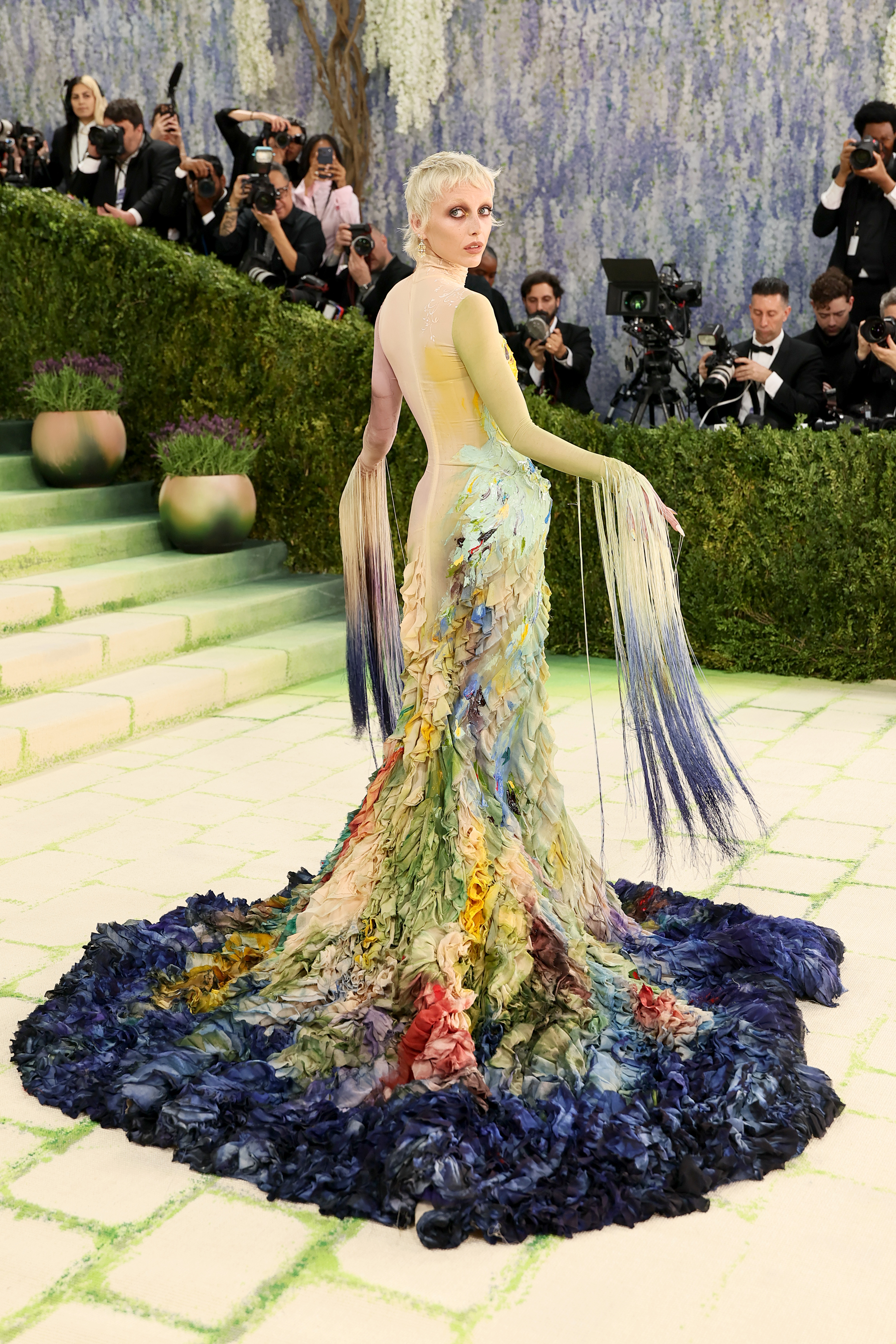 Emma Chamberlain arrives on the 2026 Met Gala red carpet