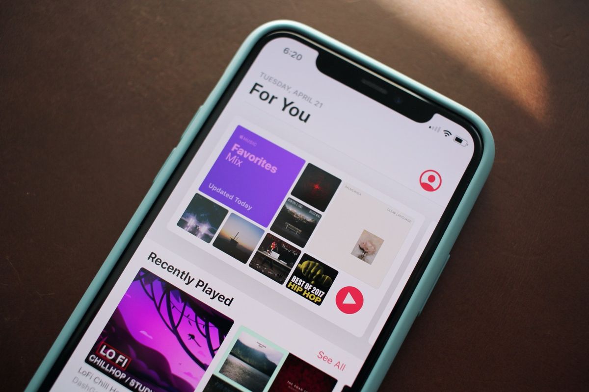 TIDAL vs. Apple Music: Which music streaming service is right for you