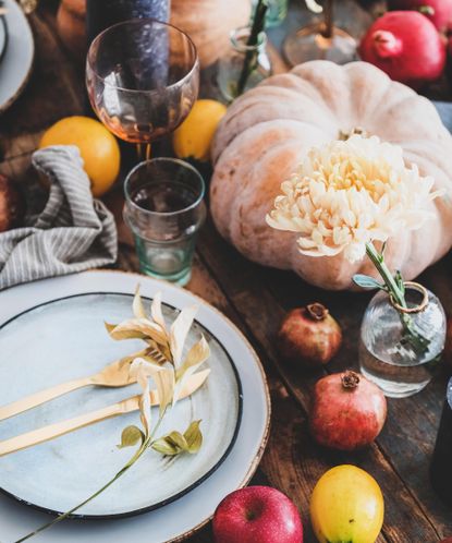 Why Joanna Gaines is keeping her Thanksgiving table centerpieces low ...