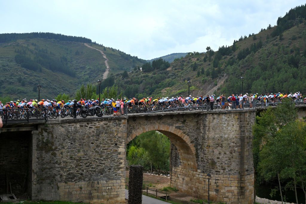 VILLAFRANCO DEL BIERZO SPAIN AUGUST 31 A general view of the peloton prior to the La Vuelta 79th Tour of Spain 2024 Stage 14 a 2005km stage from Villafranco del Bierzo to Villablino UCIWT on August 31 2024 in Villafranco del Bierzo Spain Photo by Tim de WaeleGetty Images