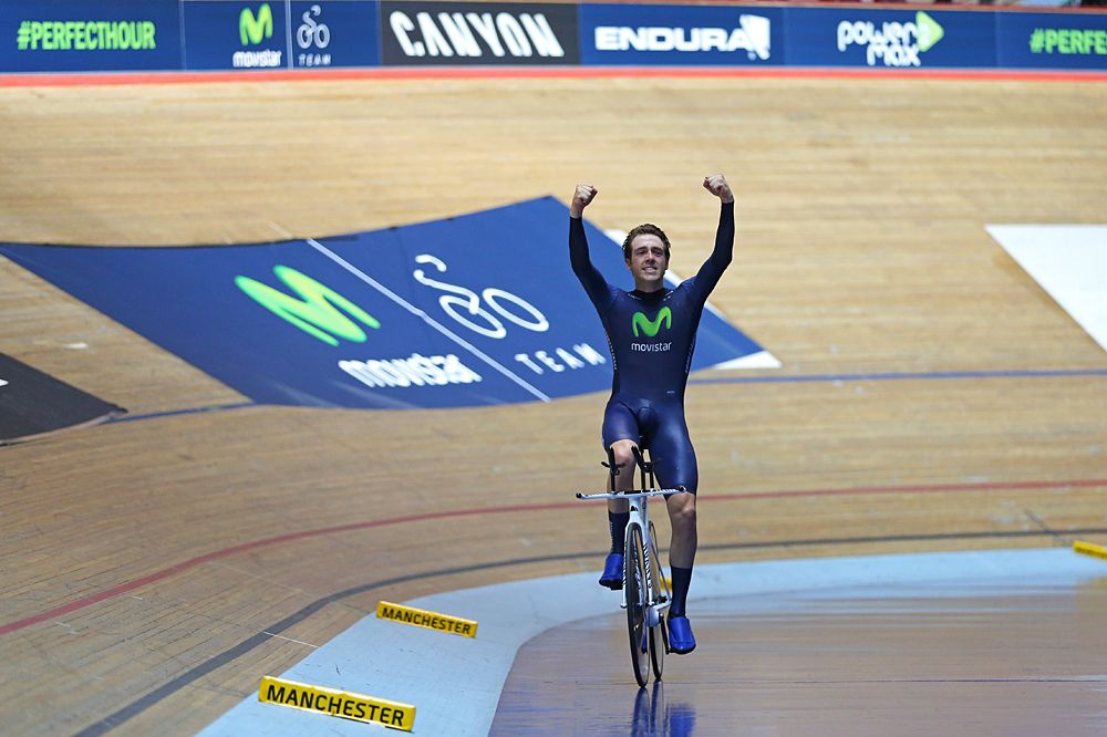 Alex Dowsett (Movistar) set the new Hour Record at the Manchester Velodrome