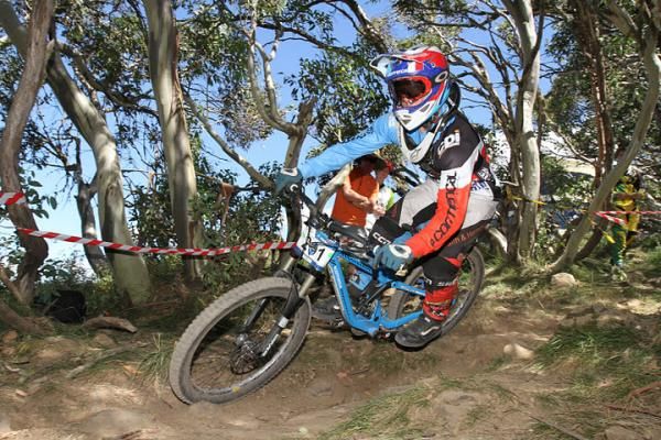 U19 series leader Joey Vejvoda was out of contention with a flat