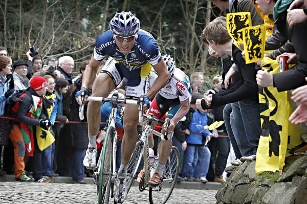 Bjorn Leukemans (Vacansoleil) leads Gilbert