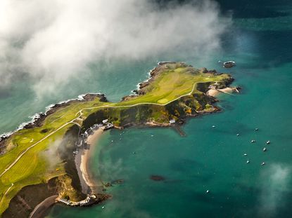 Five Of The Best Clifftop Golf Courses Great Golf Courses On The Welsh Coast