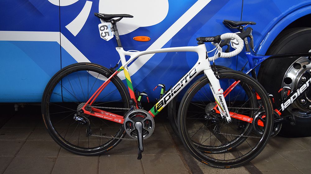Ignatus Konovalovas' Lapierre Xelius in the national champion colours of Lithuania