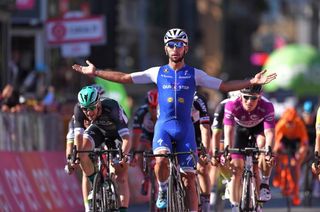Fernando Gaviria wins stage 5 of the Giro d'Italia.