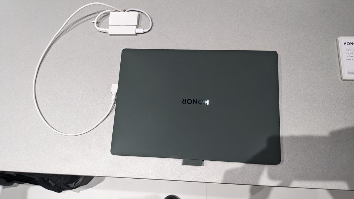 Honor MagicBook Art 14 at IFA