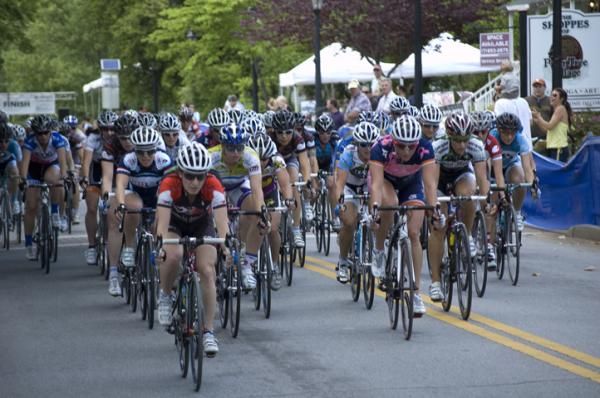 Local favorite Rebecca Larson at the front.