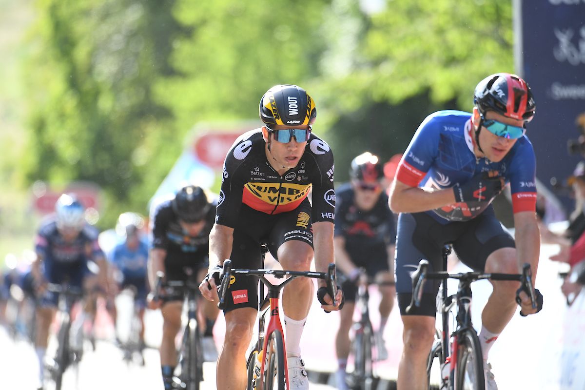 Picture by SWpixcom 11092021 Cycling AJ Bell Tour of Britain Stage 7 Hawick to Edinburgh Scotland Ethan Hayter of Ineos Grenadiers and Wout van Aert of Jumbo Visma cross the finish line