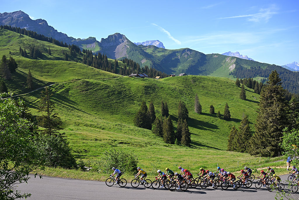 Tour de Suisse Women stage 5 LIVE: Franziska Koch leads after first descent of Col de la Croix