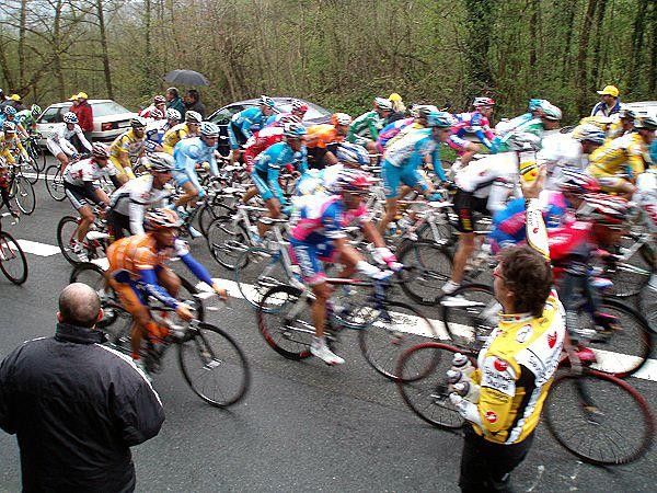 Saunier Duval-Scott riders pick up a light refreshment on the opening stage.