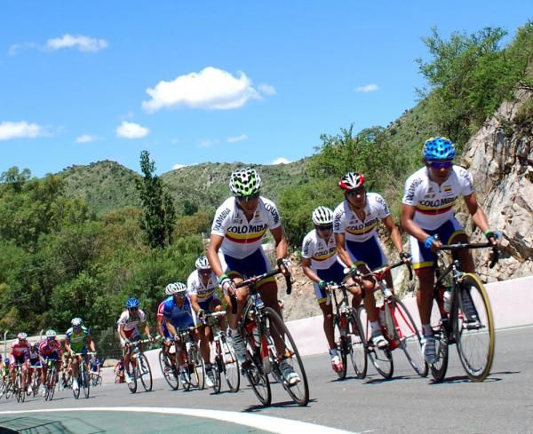 Colombia control things during the stage