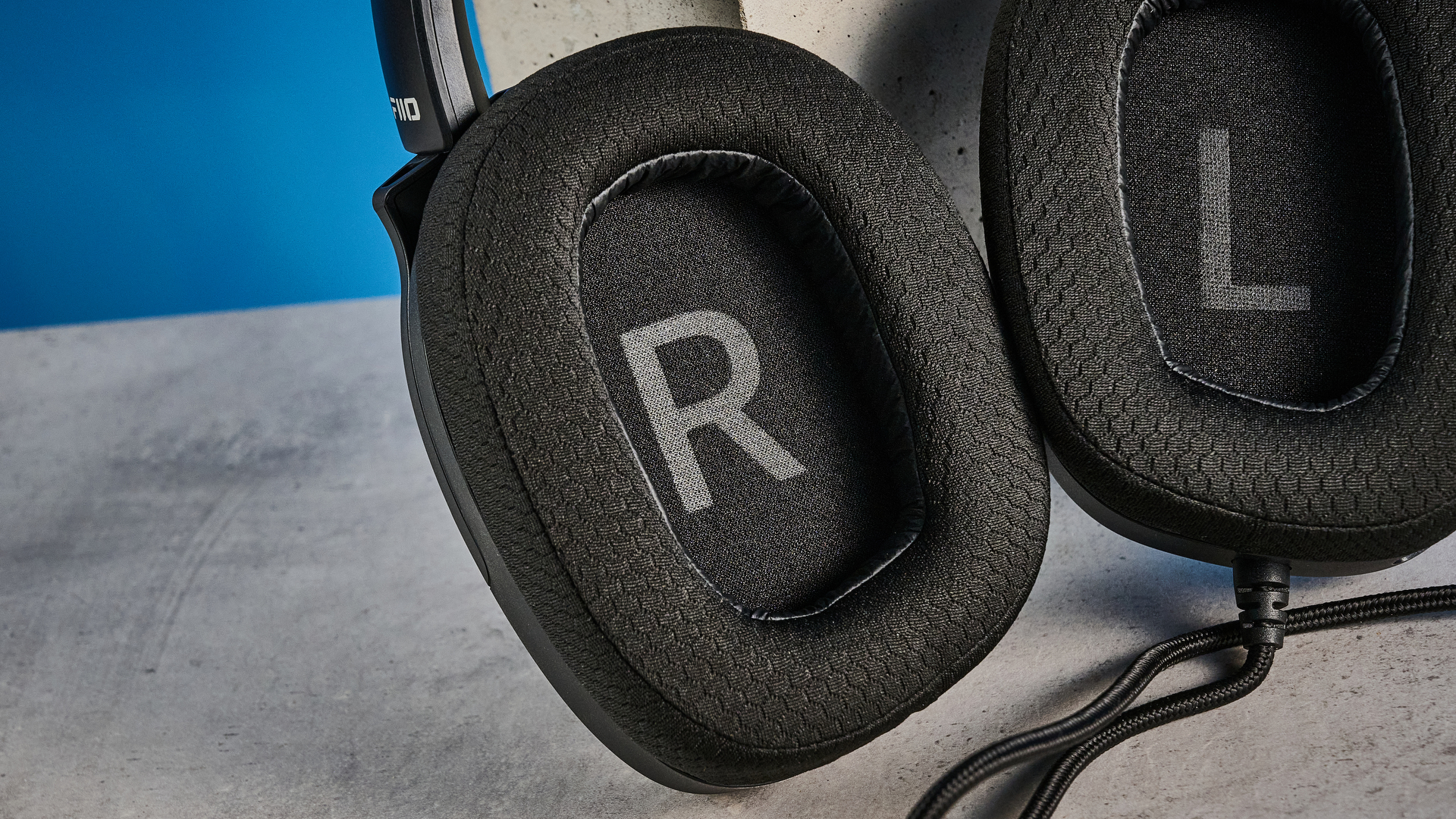 A black FiiO FG3 gaming headset
