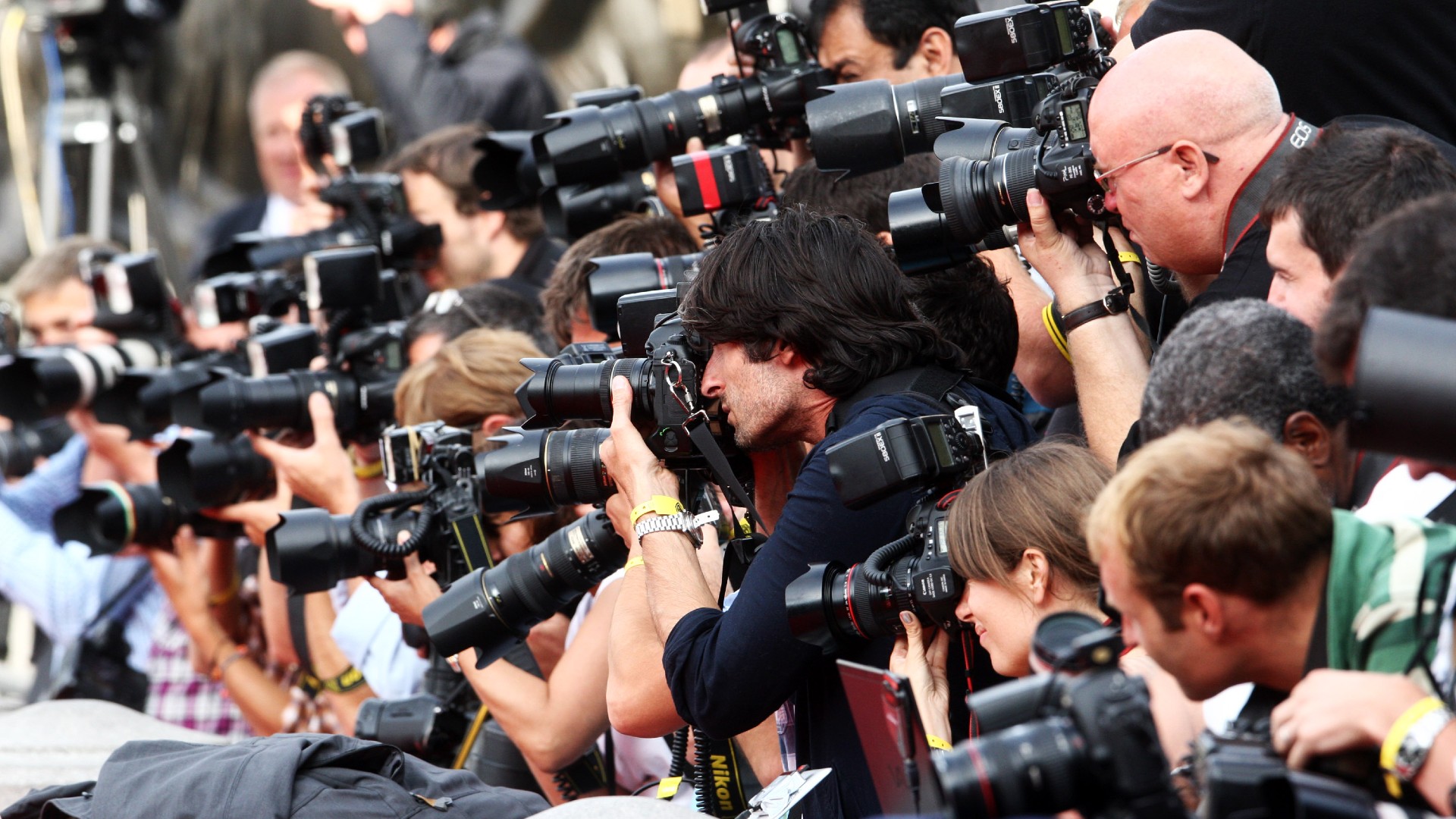  Harry Meghan Trailer Used Paparazzi Pic Taken In 2011 Claims 