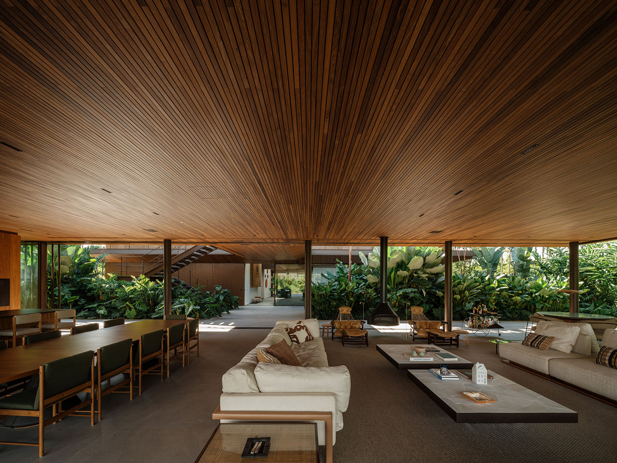 green work by work by Rodrigo Oliviera landscape architect against modern buildings
