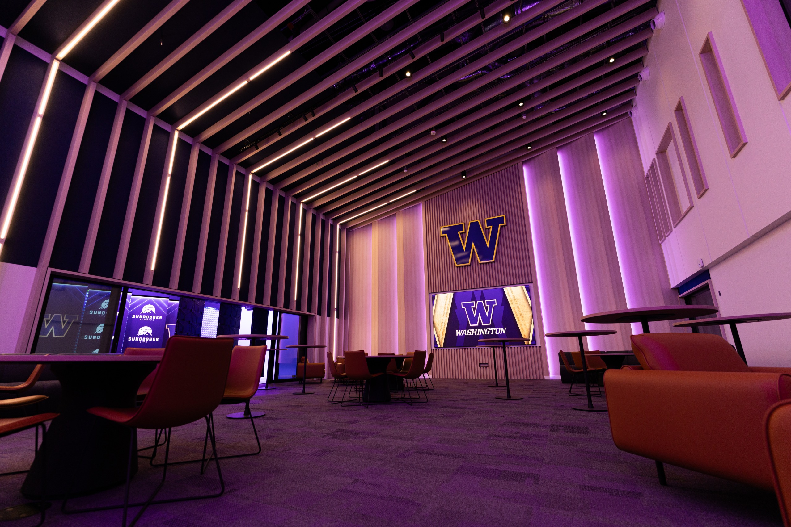 The interior of the newly upgraded Sundodger Studios at University of Washington.