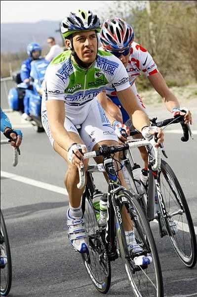 Kevin Ista (Agritubel) was in the original eight-man break before having to surrender the enormous pace at the last couple of hills.