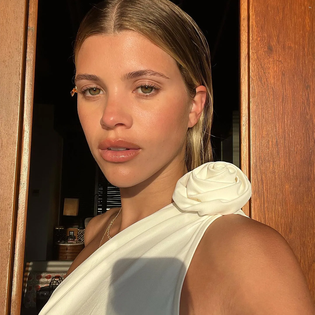 sofia-richie-physicians-formula-murumuru-butter-bronzer-307140-1683558326086-square