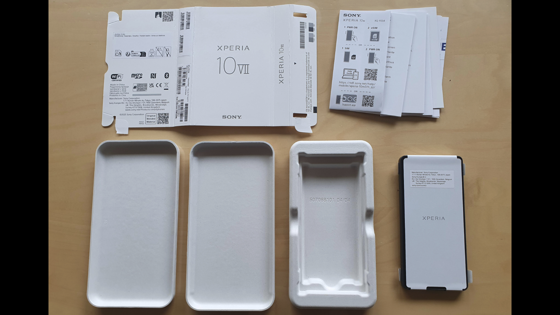 A photo of the Sony Xperia 10 VII box and contents