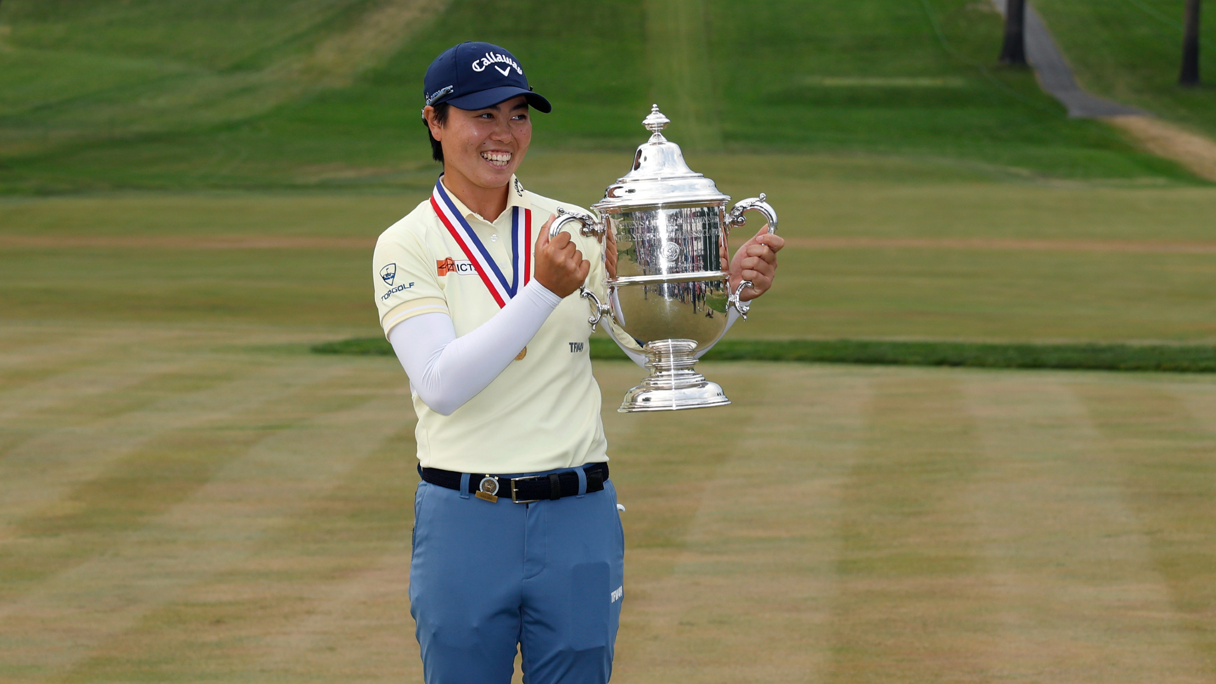 Yuka Saso with the US Women's Open trophy